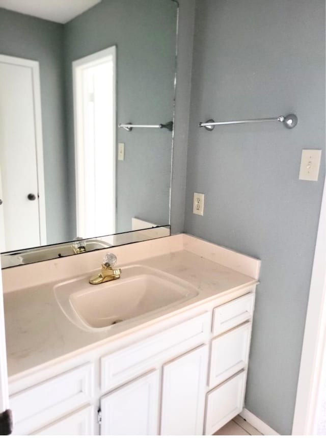 bathroom with vanity