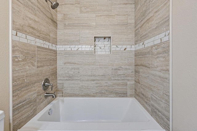 450 Jackson St, Beaumont, TX 77701 - full bath featuring shower / bathtub combination