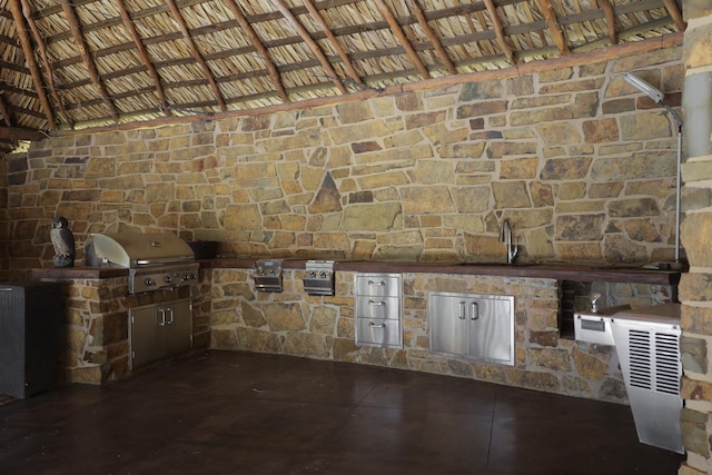 5200 N Fm 105, Vidor, TX 77662 - detailed view of a sink