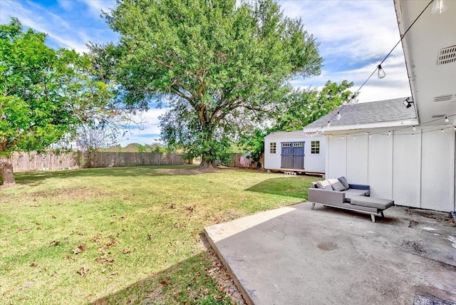 view of yard with a patio area