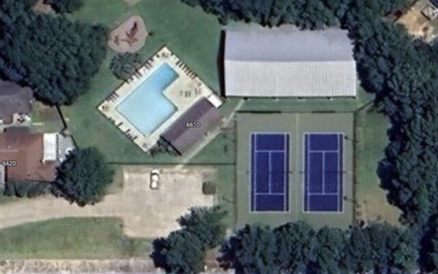12795 Tanoak Ln, Beaumont, TX 77713 - view of property location with a pool