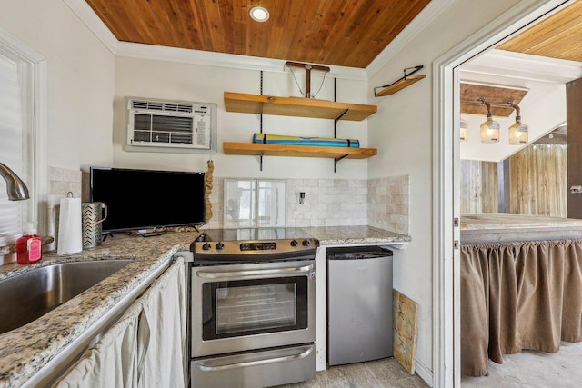 kitchen with a sink, tasteful backsplash, appliances with stainless steel finishes, and crown molding