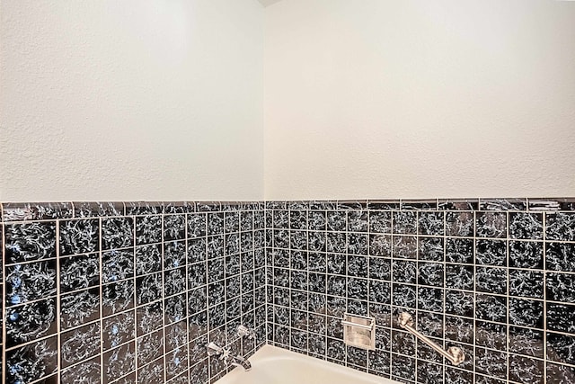 4612 Redbird St, Port Arthur, TX 77642 - bathroom featuring a tub