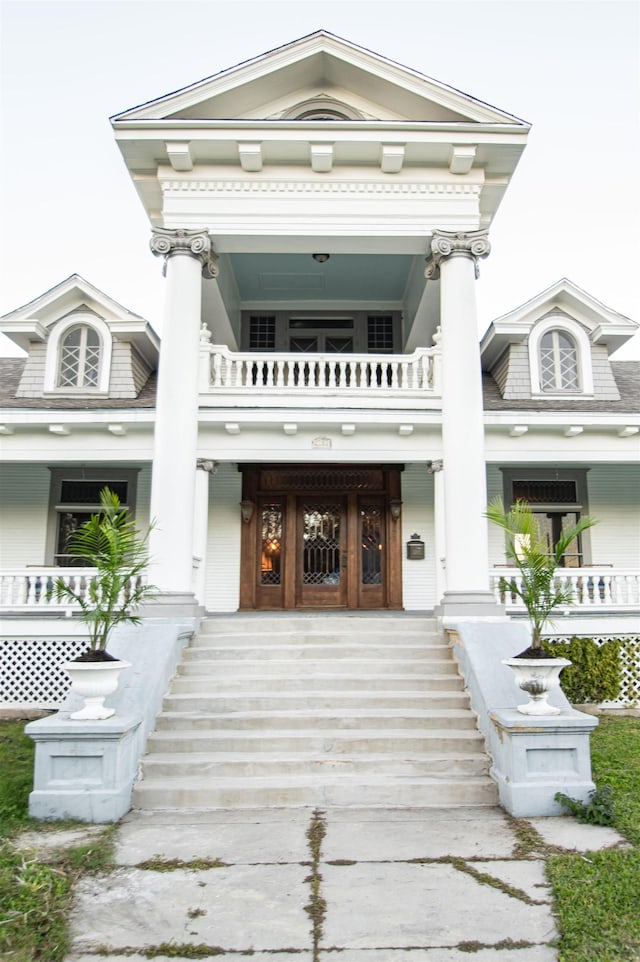 view of front of house featuring a porch