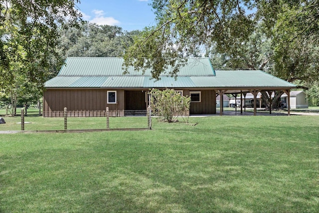 exterior space featuring a yard