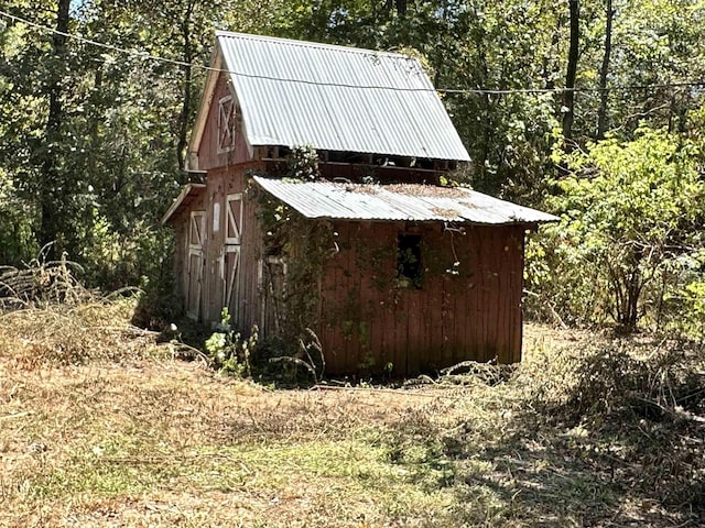 view of outdoor structure