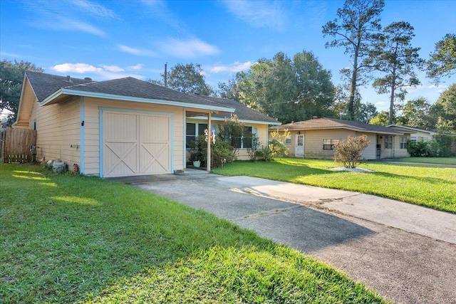 ranch-style house featuring a front lawn