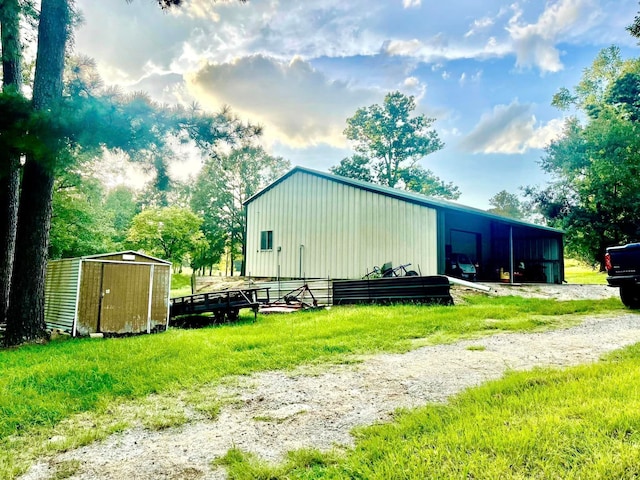 view of outbuilding