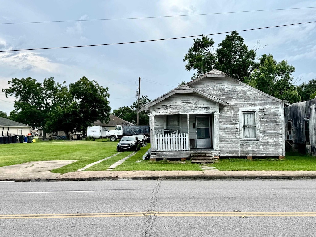 2736 Gulfway Dr, Port Arthur, TX 77640 - photo 1