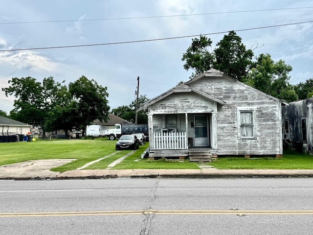2736 Gulfway Dr, Port Arthur, TX 77640 - photo 1