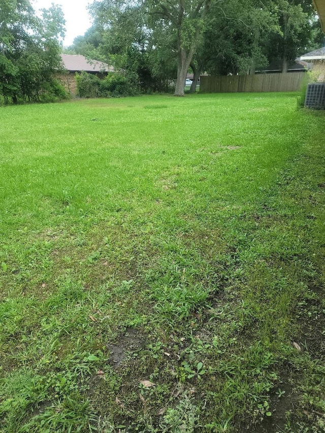 view of yard with cooling unit