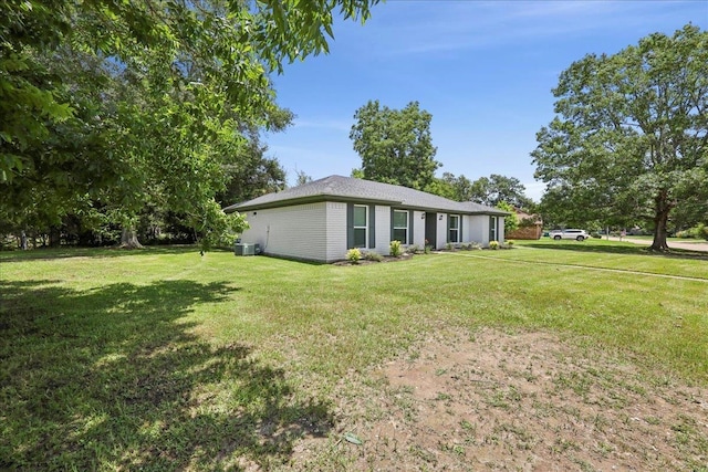 2024 International Ave, Orange, TX 77632 - view of front facade with a front lawn