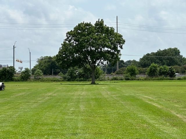 Listing photo 2 for 1005 Van Ave, Port Neches TX 77651