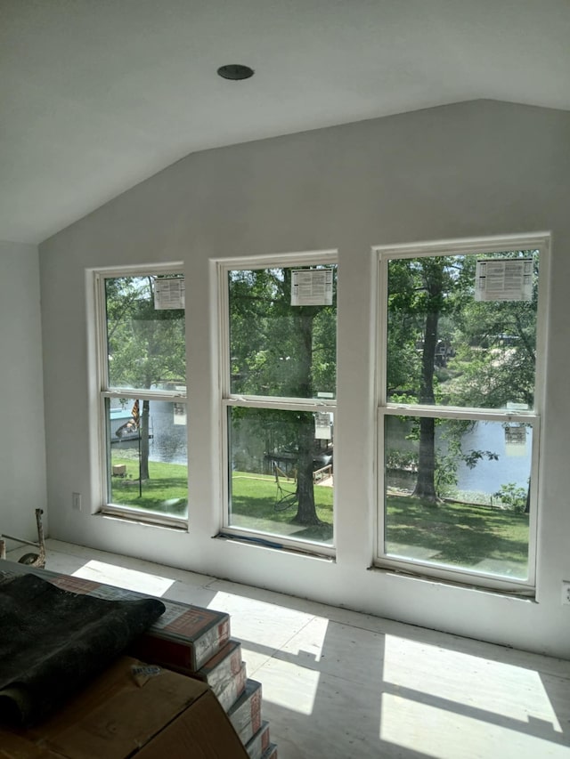 422 Beechwood Loop, Hemphill, TX 75948 - unfurnished living room with vaulted ceiling and plenty of natural light