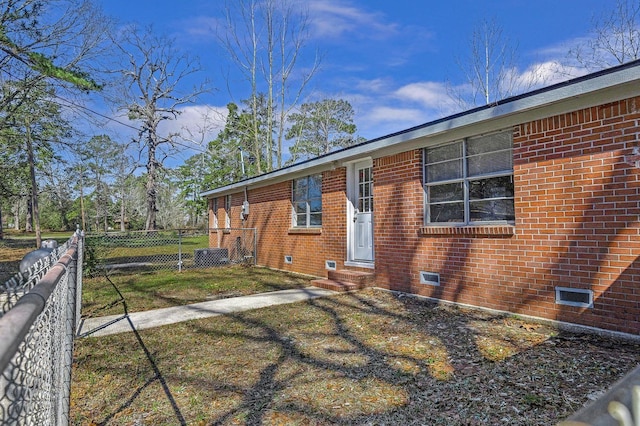 347 W Texas State Highway 63, Jasper, TX 75951 - view of side of home with crawl space, brick siding, and entry steps
