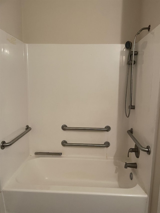 bathroom with shower / bathtub combination