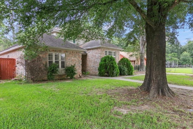 view of front of house with a front yard