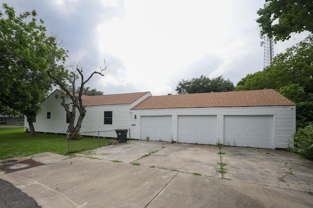 exterior space featuring a yard