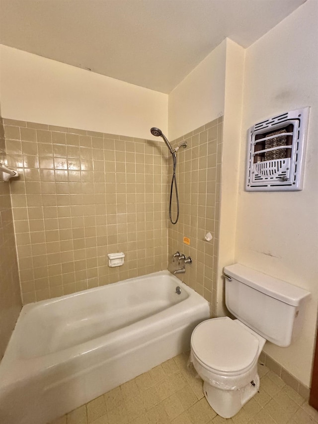 6219 16th St, Port Arthur, TX 77642 - full bath featuring baseboards,  shower combination, and toilet