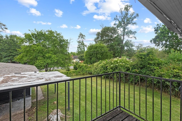 3015 Timberwood Ln, Beaumont, TX 77703 - view of balcony