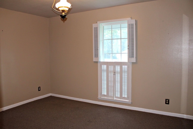 view of carpeted spare room