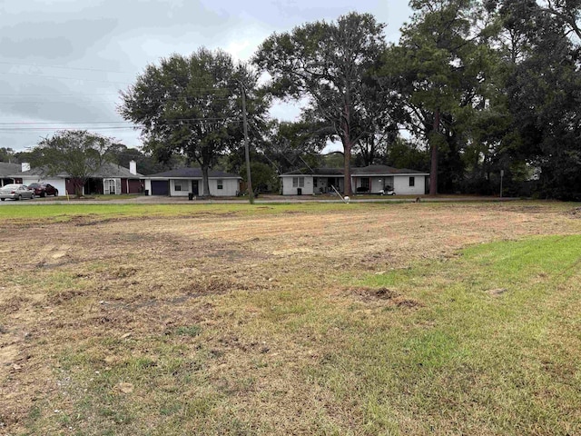 2006 5th St, Port Neches, TX 77651