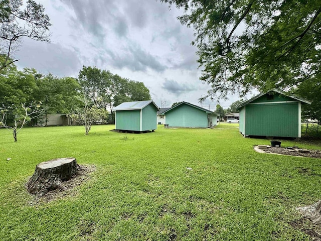 3704 Nightingale St, Orange, TX 77630 - view of green lawn