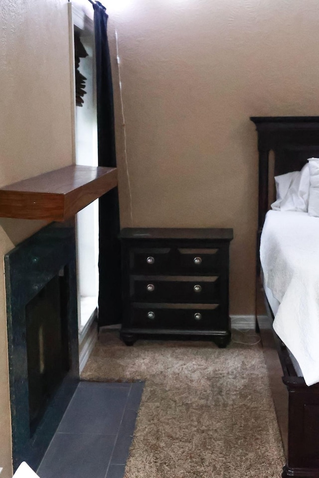 1620 Wellington Pl, Beaumont, TX 77706 - bedroom with dark colored carpet
