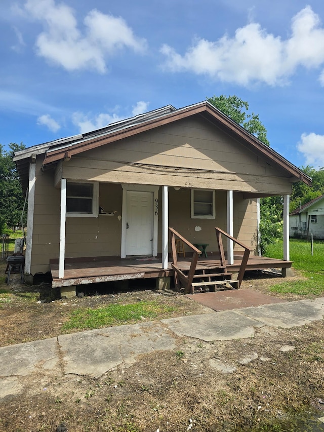 936 9th St, Port Arthur, TX 77640 - view of front of house featuring a porch