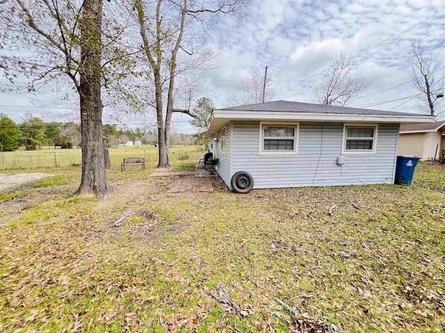 110 Tamarisk St, Village Mills, TX 77663 - view of side of home