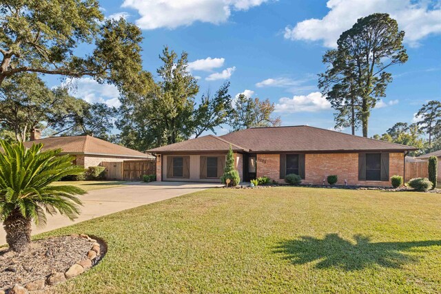 5225 Wildwood Dr, Beaumont, TX 77708 - photo 1