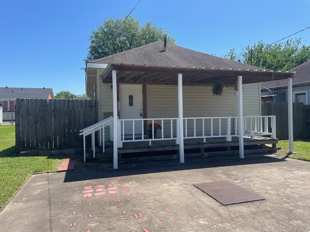 1117 Dallas St, Port Neches, TX 77651 - photo 1