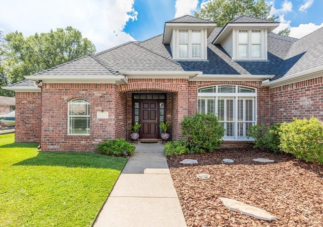 view of front of house with a front yard