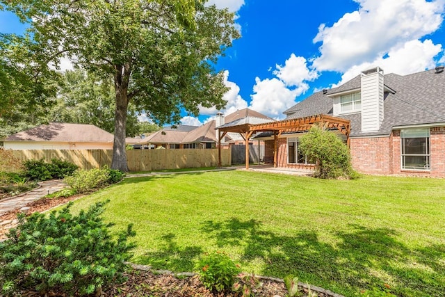 view of yard featuring a pergola