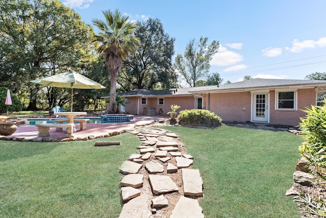 view of yard featuring a patio