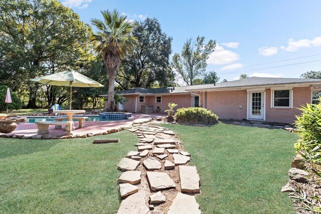 view of yard featuring a patio