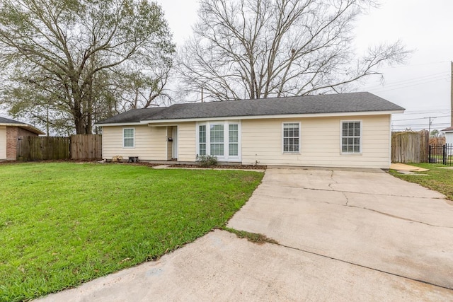 970 Charleston Cir, Bridge City, TX 77611 - single story home featuring driveway