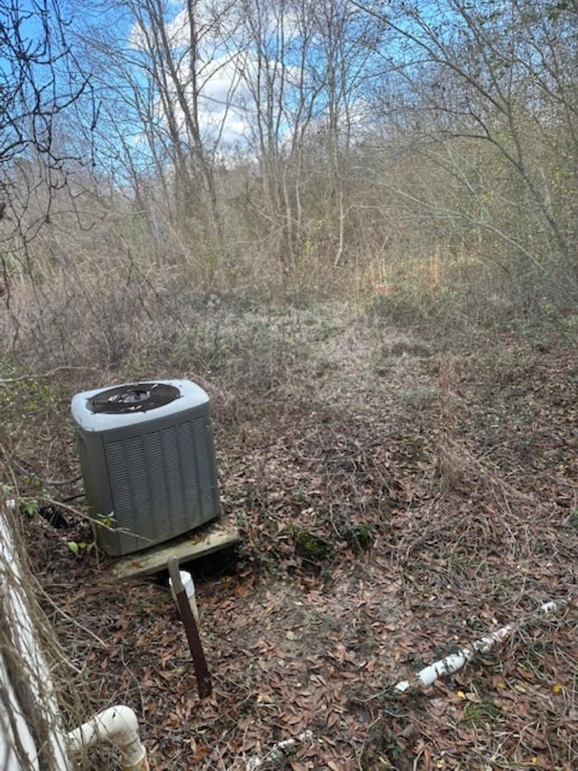 view of yard with cooling unit