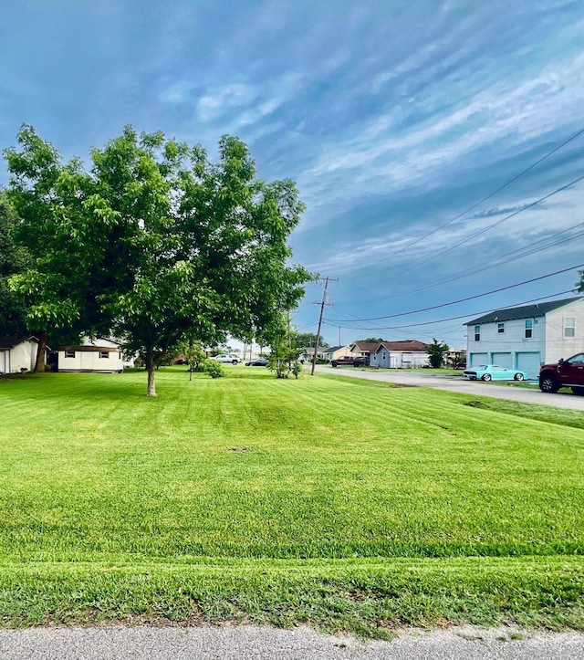 504 Boston, Nederland, TX 77627