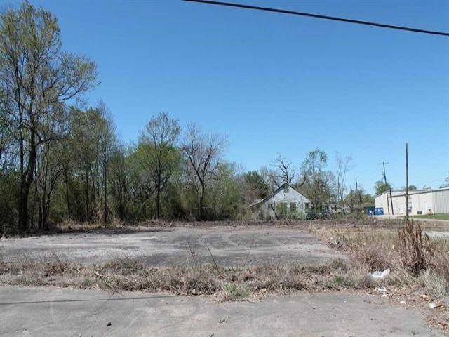 2795 Texas Ave, Bridge City, TX 77611 - photo 2