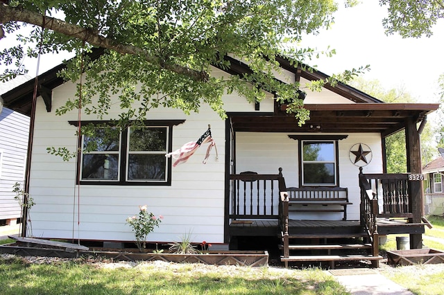 view of front facade with a porch