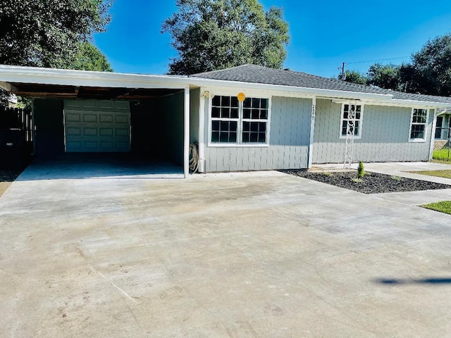 single story home with a carport