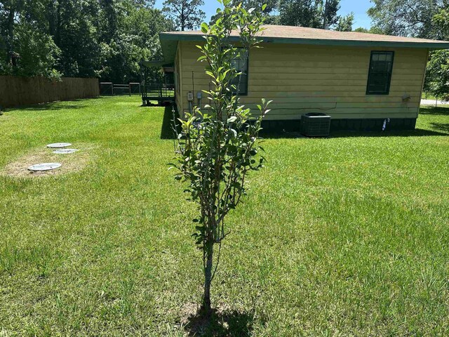 2922 Little Cypress Dr, Orange, TX 77632 - view of yard featuring cooling unit