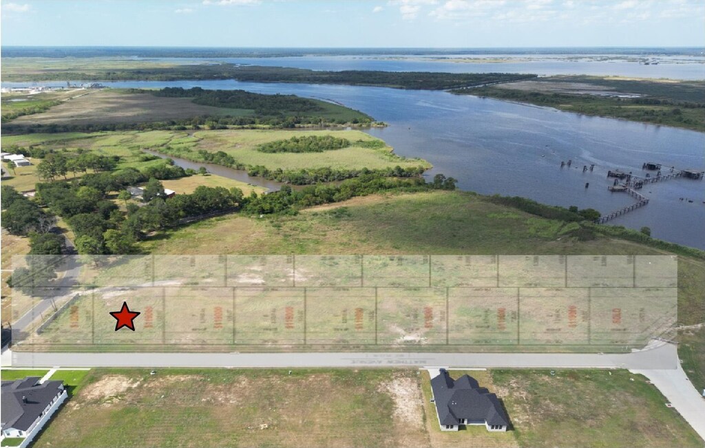 1456 Matthew Ave, Port Neches, TX 77651