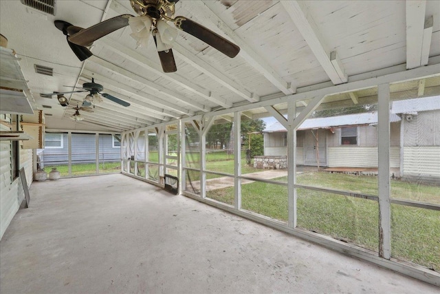275 E Clover Ln, Bridge City, TX 77611 - unfurnished sunroom featuring a ceiling fan and vaulted ceiling