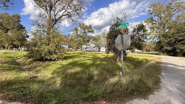 Listing photo 3 for 3402 Texas St, Beaumont TX 77703