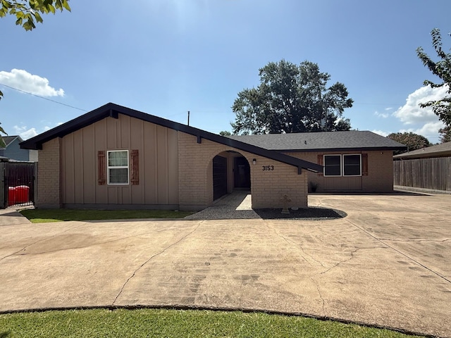 3153 Merriman St, Port Neches, TX 77651 - photo 1