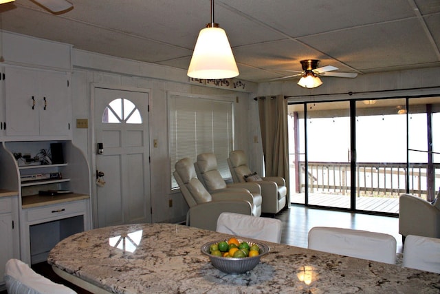 dining room with ceiling fan