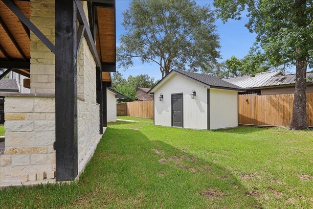 102 Timbercreek Dr, Lumberton, TX 77657 - fenced backyard with a storage shed