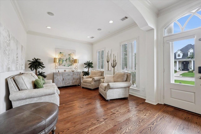 living room featuring visible vents, recessed lighting, and wood finished floors